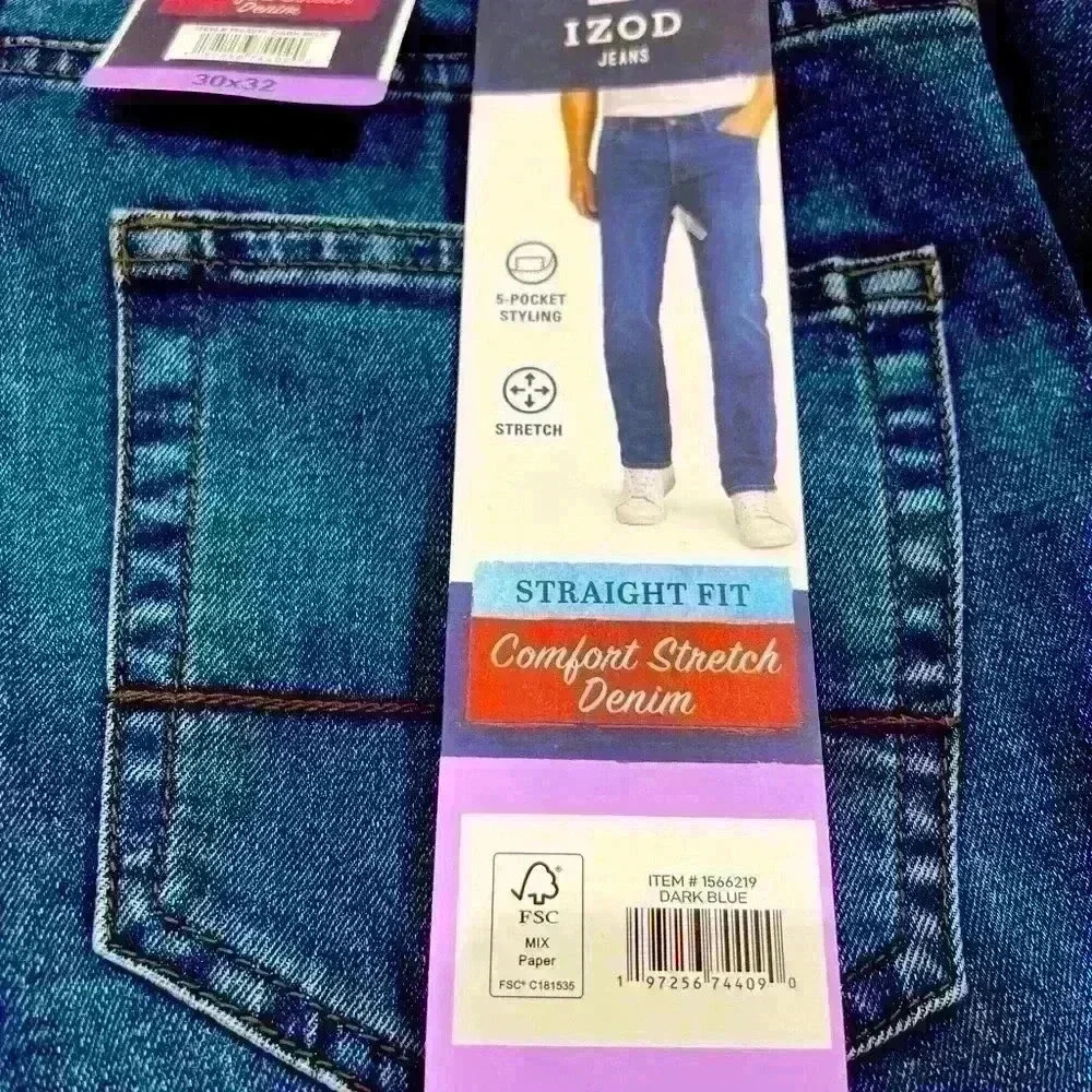 Men’s Izod straight fit comfort stretch denim. 30x32 NWT